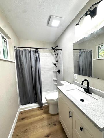 1462 E Wayland Street, Springfield, MO 65804