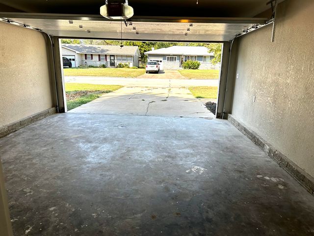 1462 E Wayland Street, Springfield, MO 65804