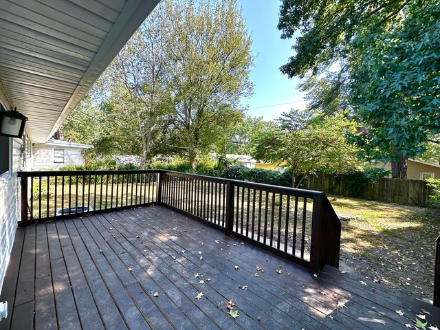 1462 E Wayland Street, Springfield, MO 65804