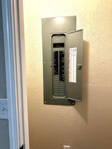 1462 E Wayland Street, Springfield, MO 65804