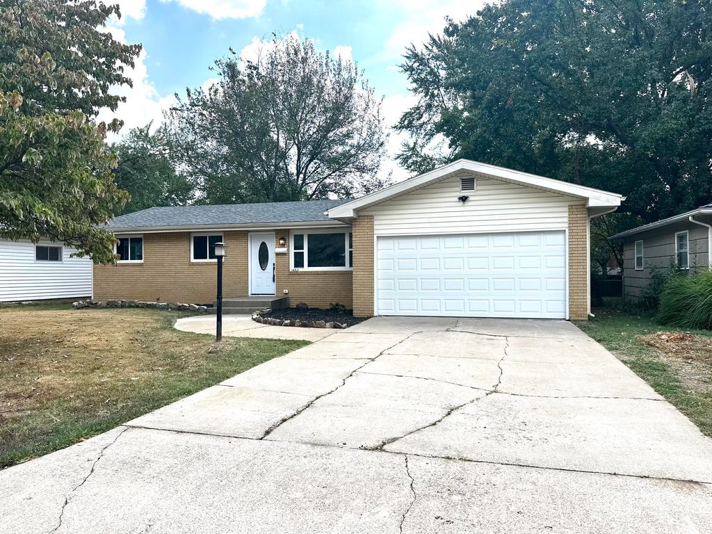 1462 E Wayland Street, Springfield, MO 65804