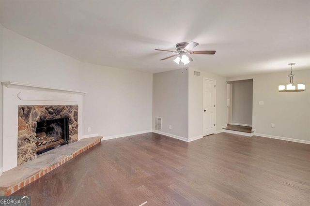 1801 LOCHLOMAND Lane SE, Smyrna, GA 30080