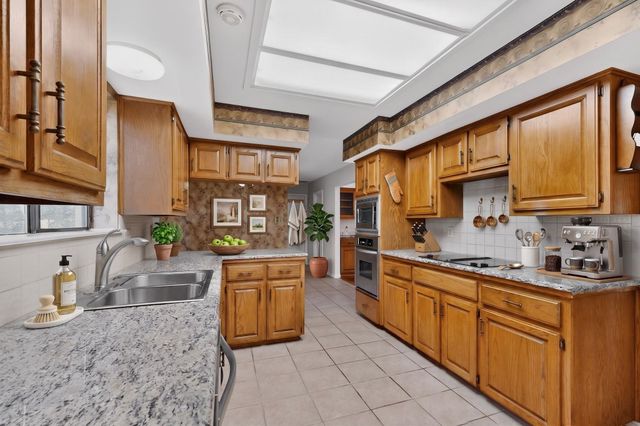 1003 Pier Branch RD, Dripping Springs, TX 78620