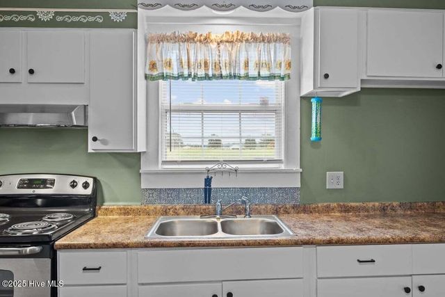 804 Alexander Rouse Road, Kinston, NC 28504