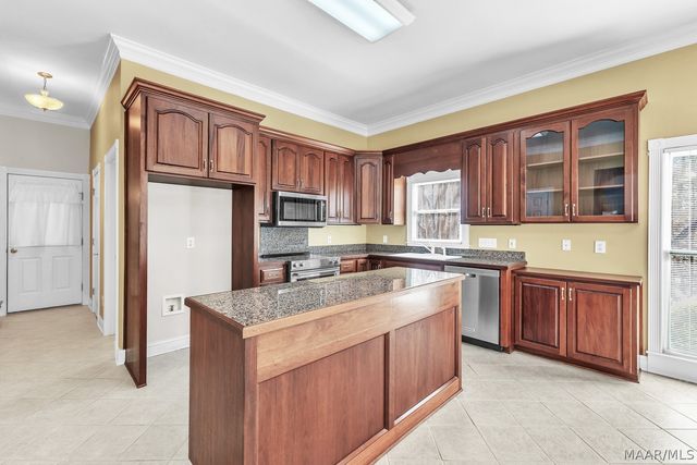 168 Vivian Lane, Wetumpka, AL 36093