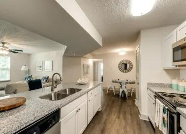 901 Fm 517 RD W 422, Dickinson, TX 77539