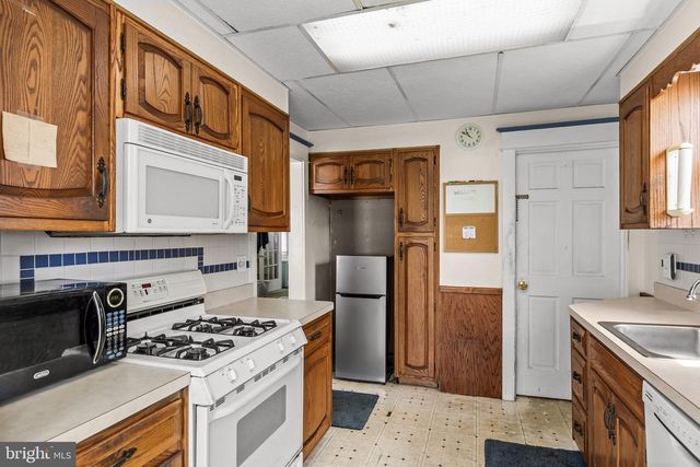 130 KENDALL BLVD, Oaklyn, NJ 08107