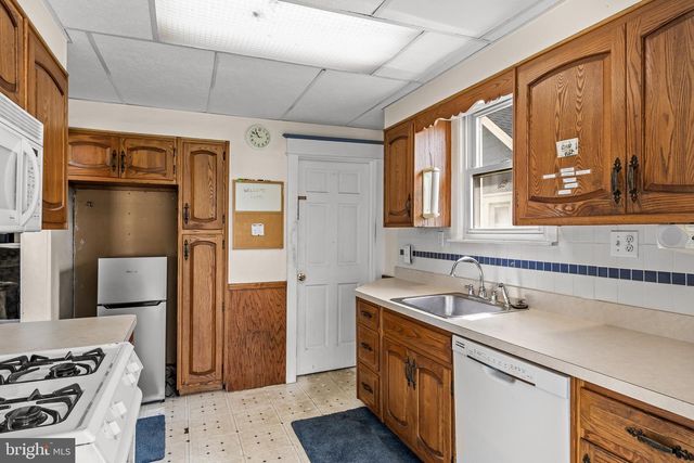 130 KENDALL BLVD, Oaklyn, NJ 08107