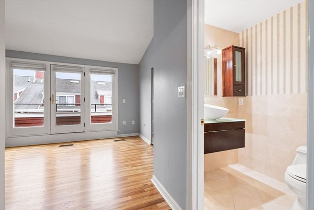 166 Quincy Shore Dr 108, Quincy, MA 02171