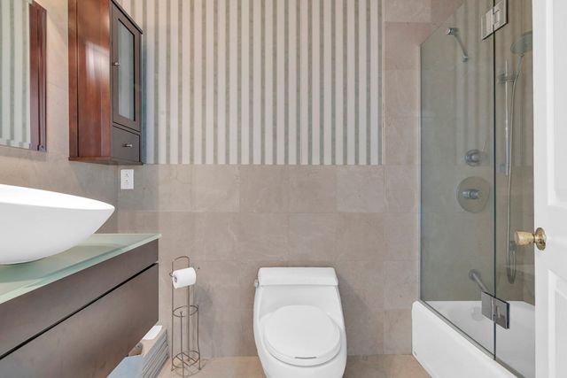 166 Quincy Shore Dr 108, Quincy, MA 02171