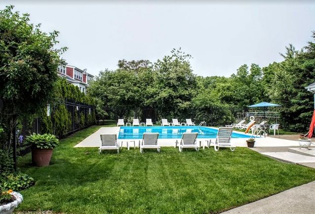 166 Quincy Shore Dr 108, Quincy, MA 02171