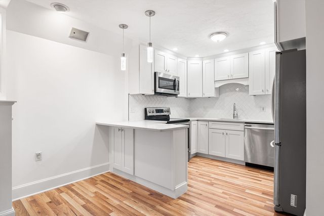 166 Quincy Shore Dr 108, Quincy, MA 02171