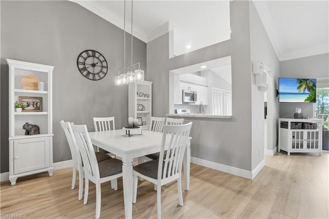 7360 Glenmoor LN 304, Naples, FL 34104