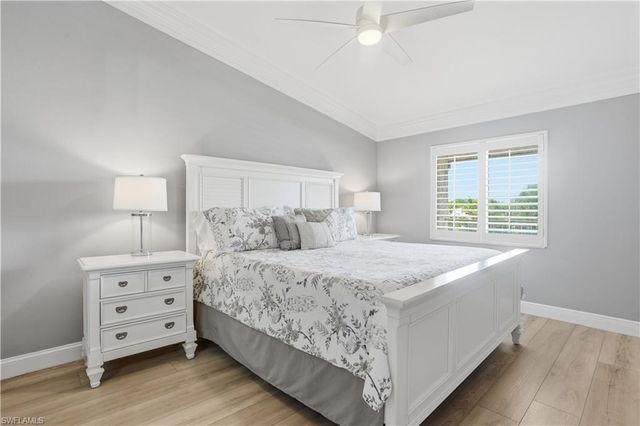 7360 Glenmoor LN 304, Naples, FL 34104