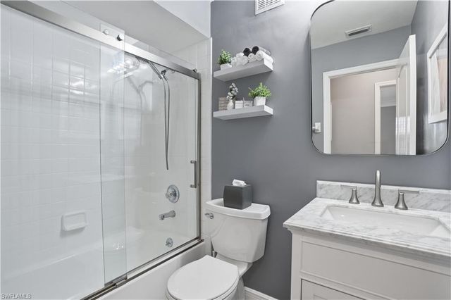 7360 Glenmoor LN 304, Naples, FL 34104