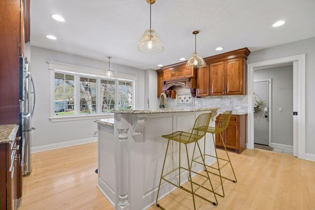 7015 Lanham Lane, Edina, MN 55439