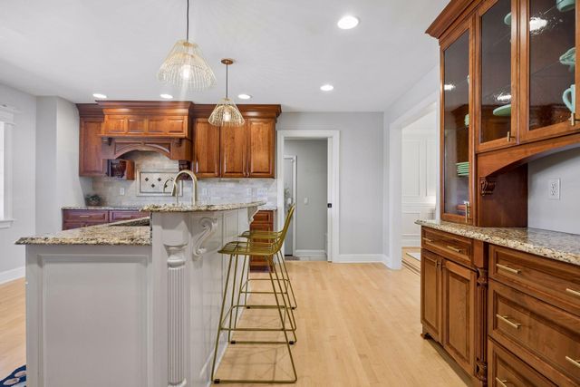 7015 Lanham Lane, Edina, MN 55439