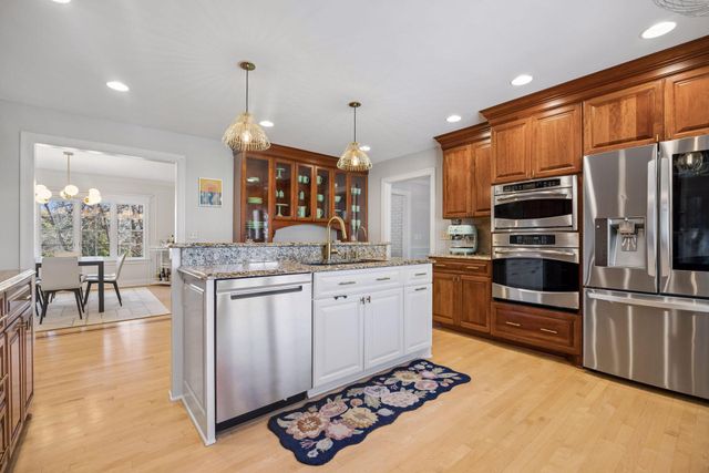 7015 Lanham Lane, Edina, MN 55439