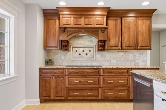 7015 Lanham Lane, Edina, MN 55439