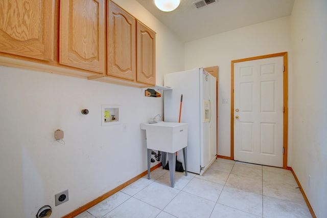 12700 Punta De Vista Place NE, Albuquerque, NM 87112