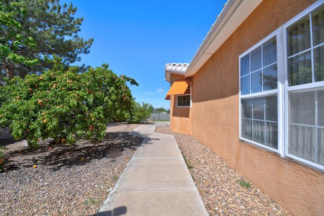 12700 Punta De Vista Place NE, Albuquerque, NM 87112
