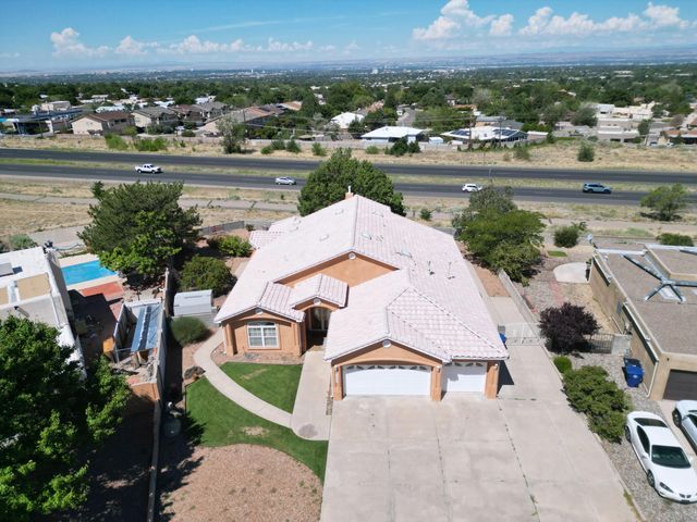 12700 Punta De Vista Place NE, Albuquerque, NM 87112