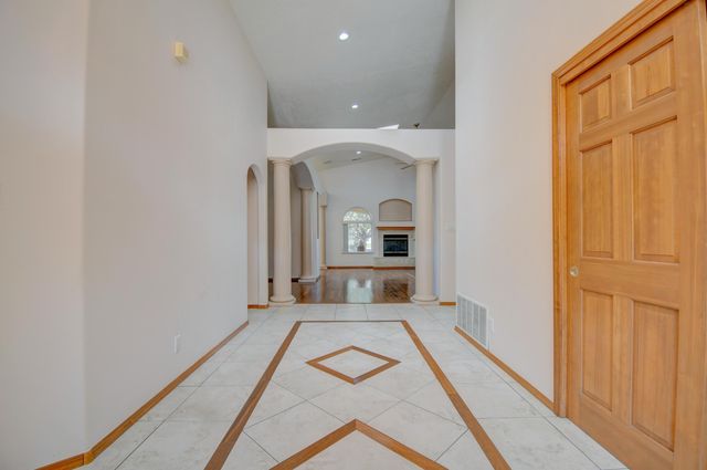 12700 Punta De Vista Place NE, Albuquerque, NM 87112