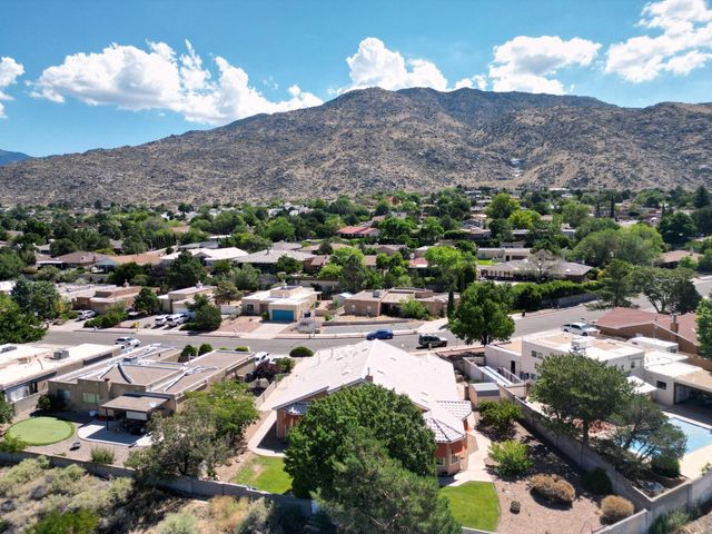 12700 Punta De Vista Place NE, Albuquerque, NM 87112
