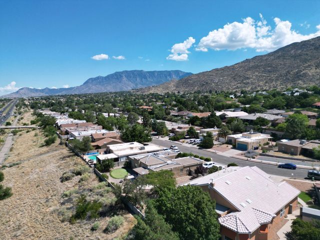 12700 Punta De Vista Place NE, Albuquerque, NM 87112