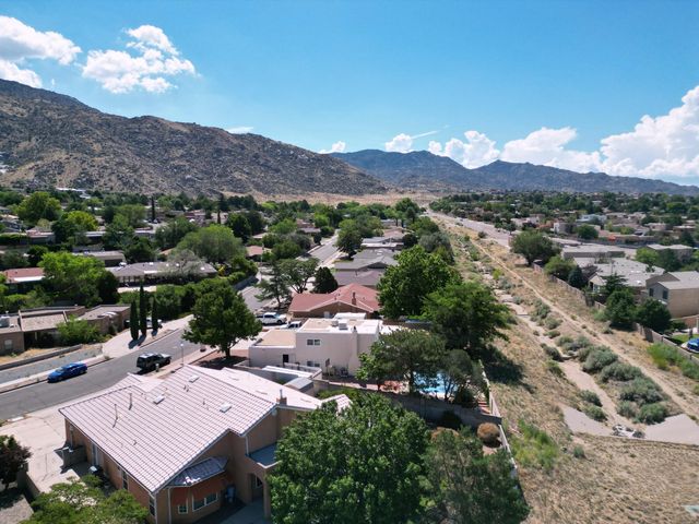 12700 Punta De Vista Place NE, Albuquerque, NM 87112