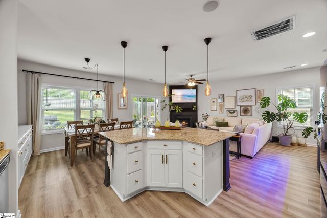 122 Highland Park Court, Easley, SC 29642