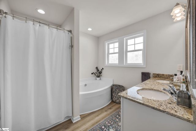 122 Highland Park Court, Easley, SC 29642