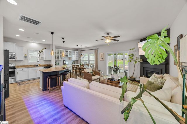 122 Highland Park Court, Easley, SC 29642