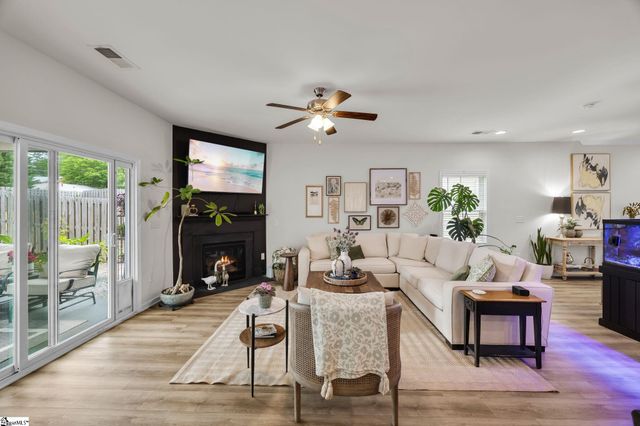 122 Highland Park Court, Easley, SC 29642