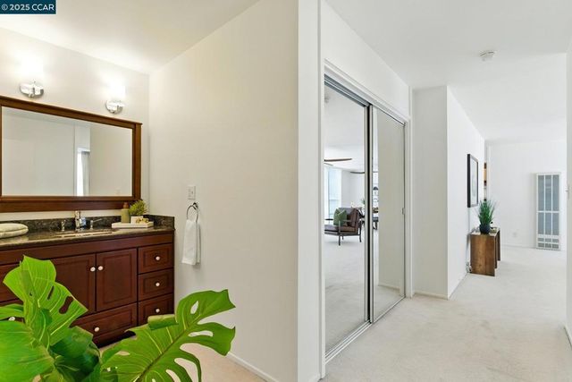 193 Montecito 303, Oakland, CA 94610