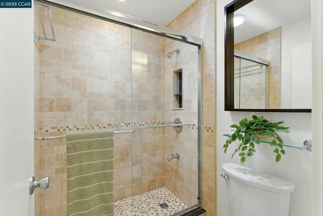 193 Montecito 303, Oakland, CA 94610