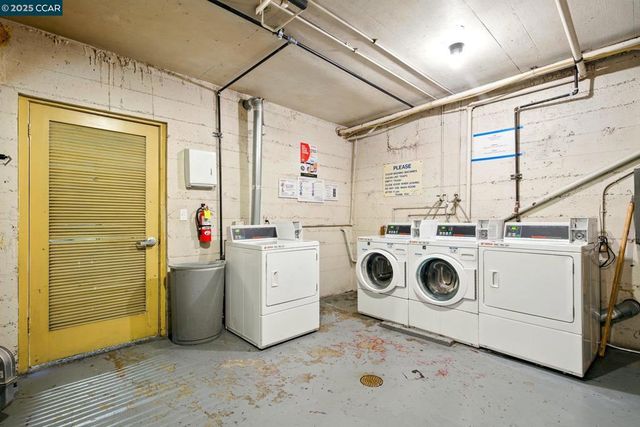 193 Montecito 303, Oakland, CA 94610