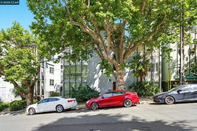 193 Montecito 303, Oakland, CA 94610