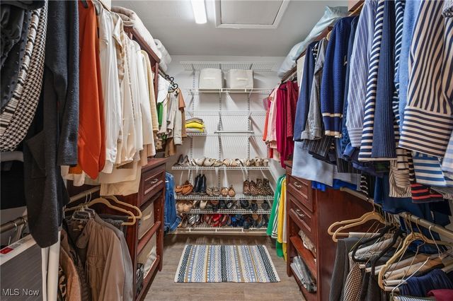 34 Oakshore Drive, Bratenahl, OH 44108