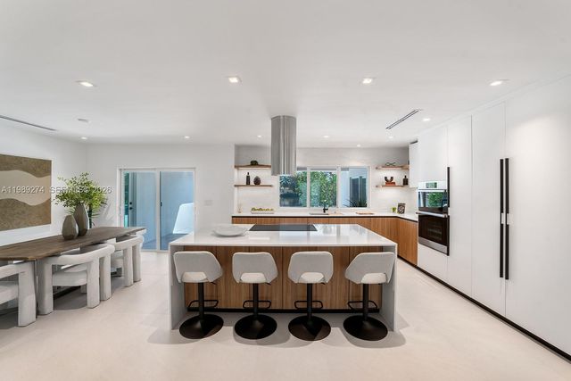 19721 NE 23 Ave, Miami, FL 33180