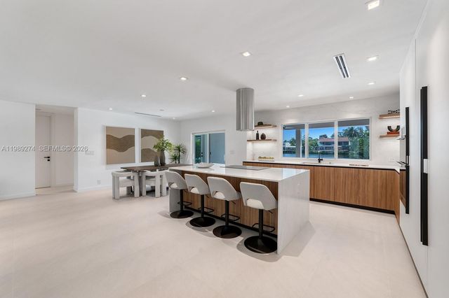 19721 NE 23 Ave, Miami, FL 33180