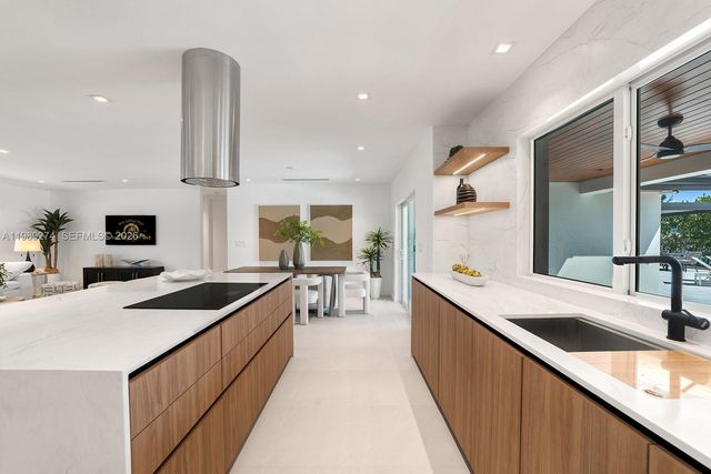 19721 NE 23 Ave, Miami, FL 33180