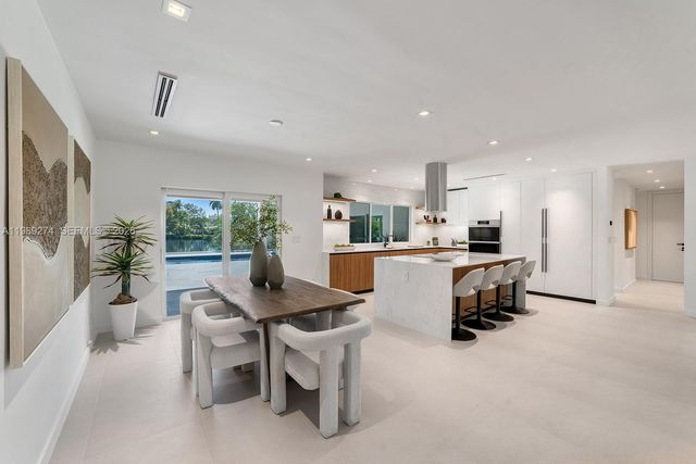 19721 NE 23 Ave, Miami, FL 33180