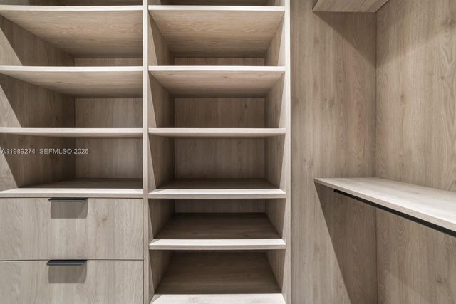 19721 NE 23 Ave, Miami, FL 33180