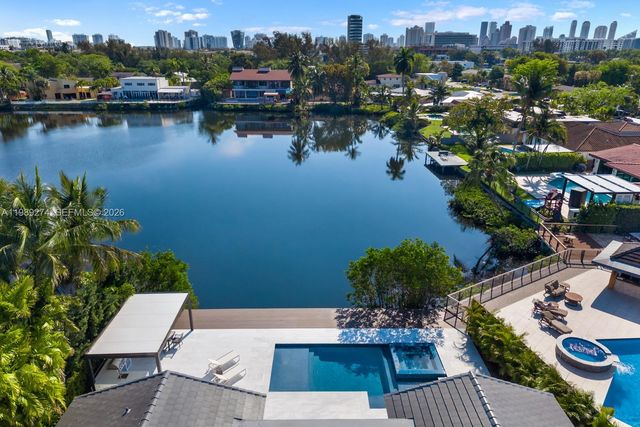 19721 NE 23 Ave, Miami, FL 33180