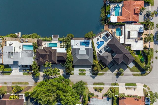 19721 NE 23 Ave, Miami, FL 33180