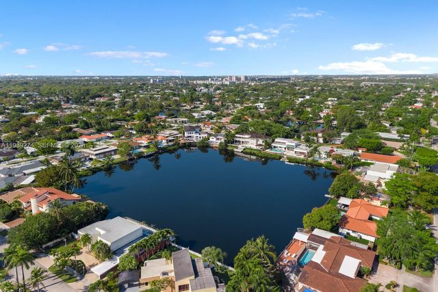 19721 NE 23 Ave, Miami, FL 33180