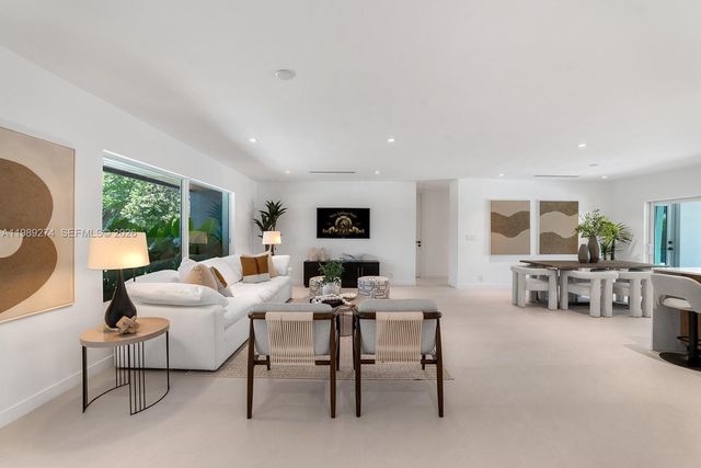 19721 NE 23 Ave, Miami, FL 33180