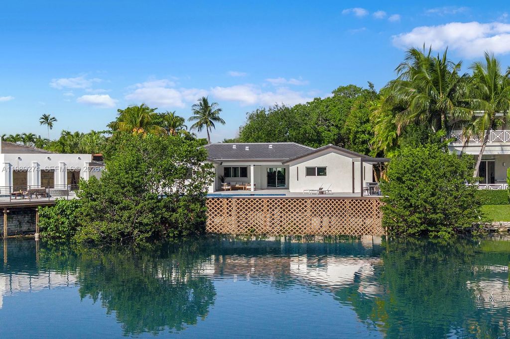 19721 NE 23 Ave, Miami, FL 33180