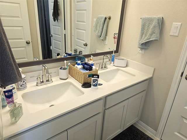 550 Morning Tide Lane, Kemah, TX 77565